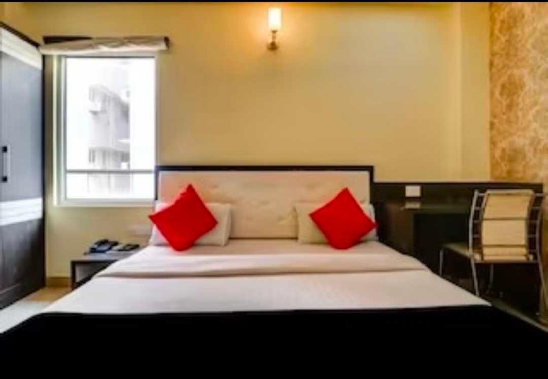 Collection O Hotel Kashi Inn Варанаси Екстериор снимка