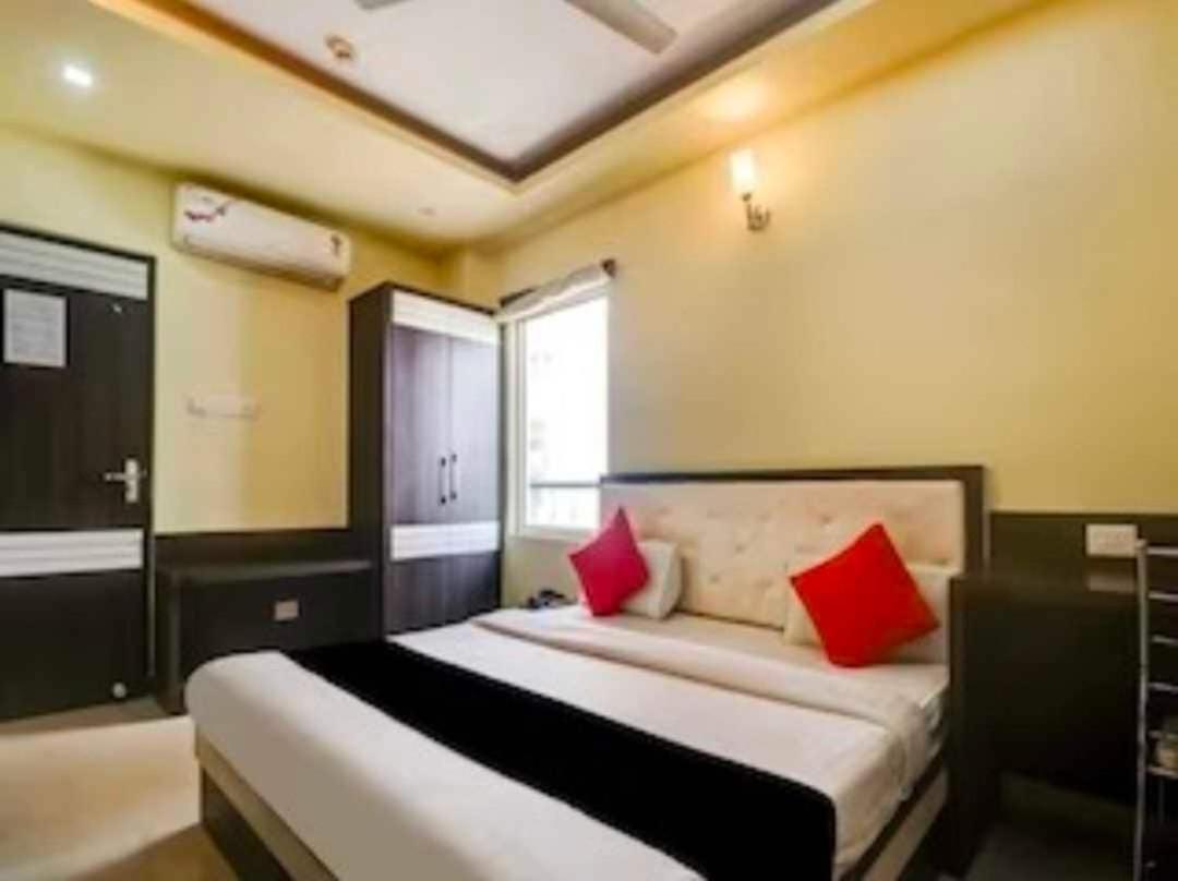 Collection O Hotel Kashi Inn Варанаси Екстериор снимка