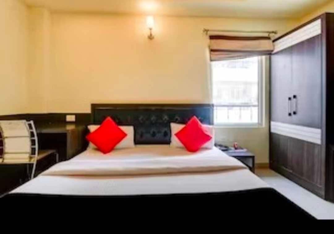 Collection O Hotel Kashi Inn Варанаси Екстериор снимка