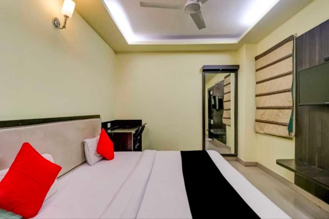 Collection O Hotel Kashi Inn Варанаси Екстериор снимка