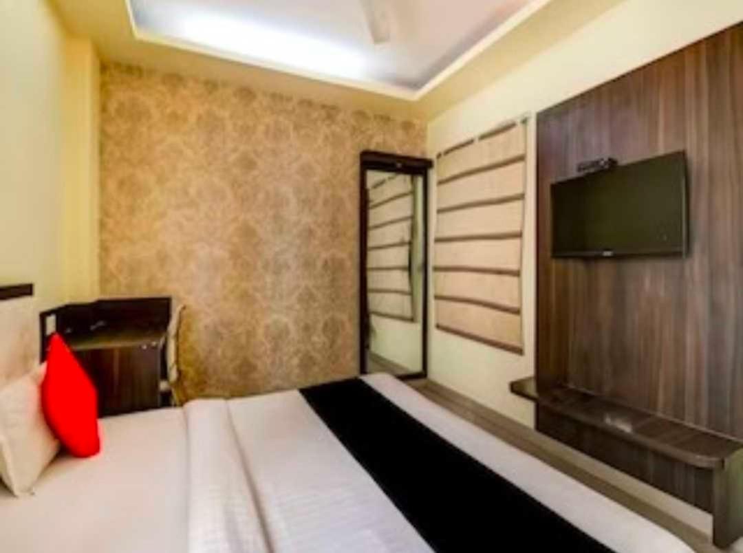 Collection O Hotel Kashi Inn Варанаси Екстериор снимка