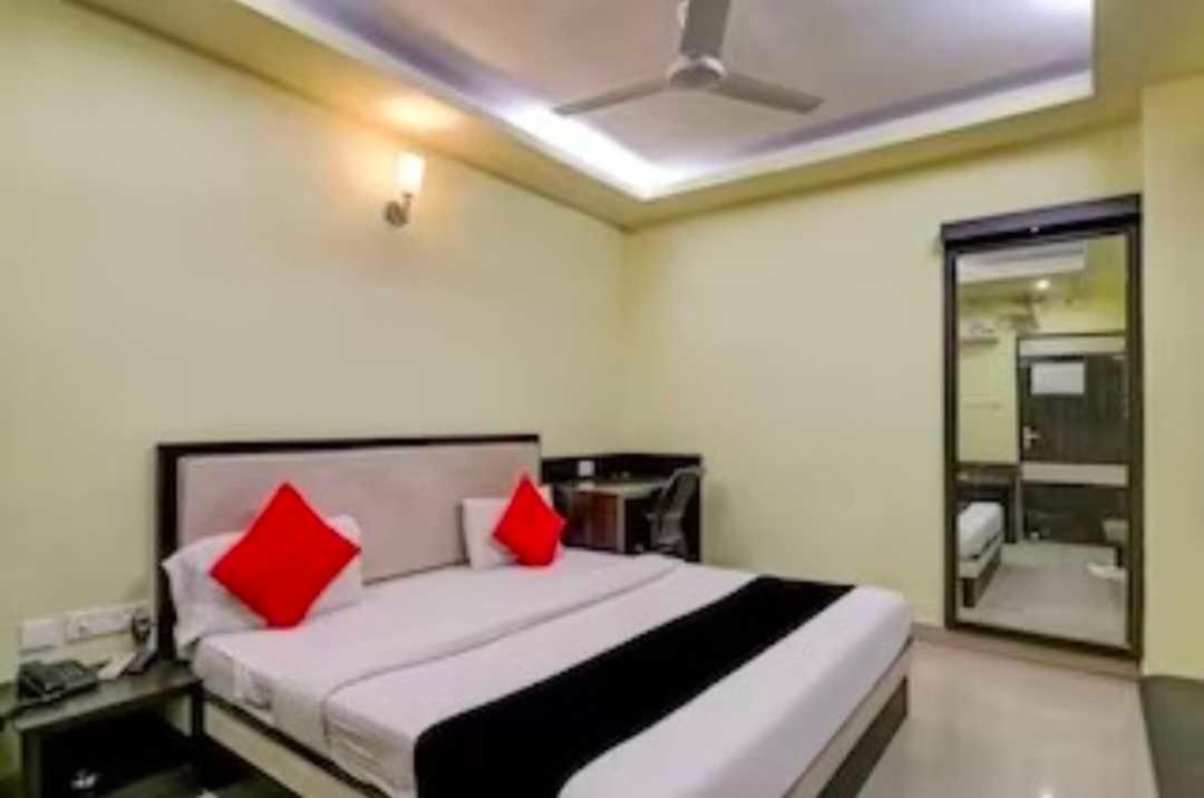 Collection O Hotel Kashi Inn Варанаси Екстериор снимка