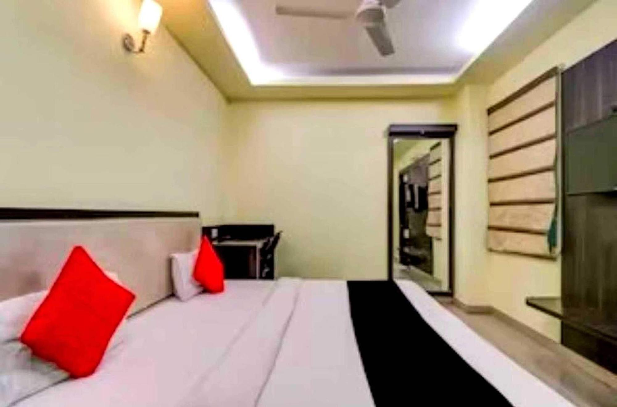 Collection O Hotel Kashi Inn Варанаси Екстериор снимка